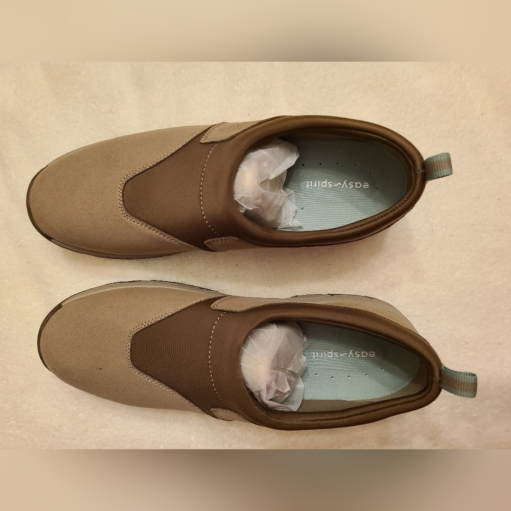 New in Box, Easy Spirit Women's Turf2 Walking Shoe, Size 10 W, Taupe